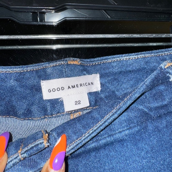 GOOD AMERICAN- Good Curve Straight Jean- curves for days!! - Picture 5 of 5